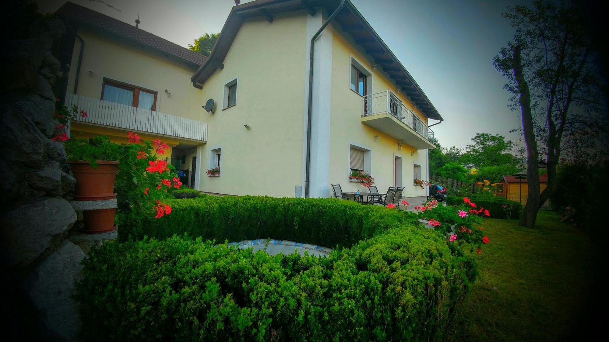 Apartments Ina Рогашка Слатина Экстерьер фото