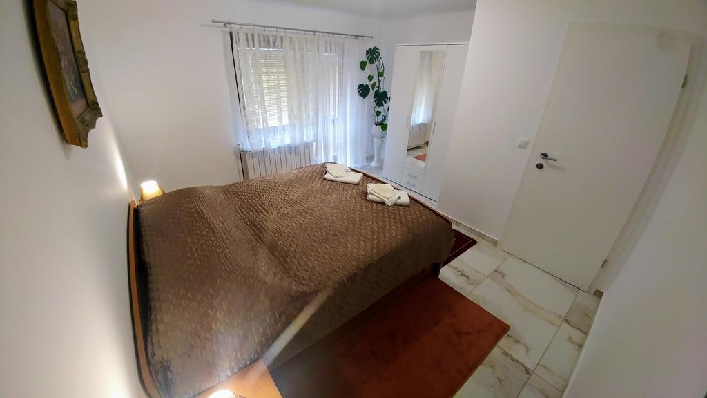 Apartments Ina Рогашка Слатина Экстерьер фото